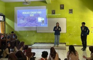 Mahasiswa Ilkom USM Gelar Sosialisasi Komunikasi Gender di SMKN 2 Semarang
