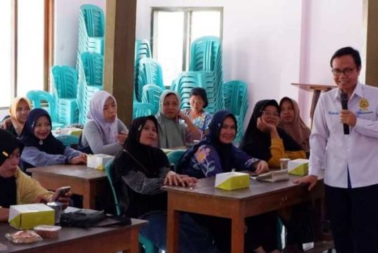 Tim PKM USM Perkuat Ekosistem Kewirausahaan Masyarakat Pesisir