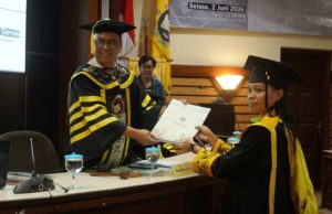 Dr. Eugénia Raih Doktor Studi Pembangunan di UKSW, Soroti Kegagalan Intervensi Pertanian bagi Perempuan Timor Leste