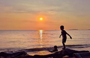 Viral di TikTok, Pantai Layang-Layang Jepara Dipadati Wisatawan Saat Akhir Pekan