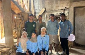 Mahasiswa KKN Desa Ngegot Kunjungi UMKM Mebel, Gali Potensi Ekonomi Lokal