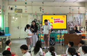 Mahasiswa Ilkom USM Beri Edukasi Bahaya ‘Child Grooming’ di SD Kebon Dalem Semarang