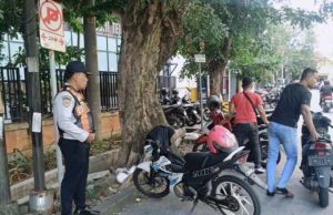 Kendaraan Parkir di Area Larangan Samping DP Mall Ditertibkan