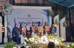 Haflah Muwada’ah ke-44, MTs Al Isro’ Mindahan, Teguhkan Komitmen Cetak Generasi Islami dan Berprestasi