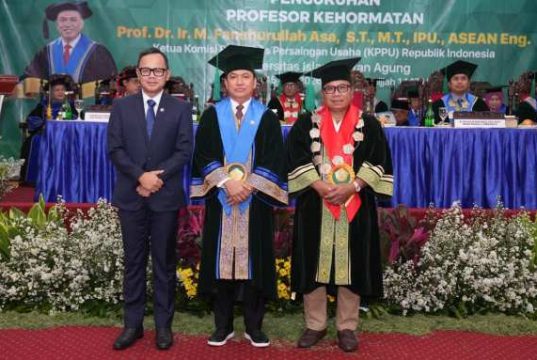 Ketua KPPU RI Jadi Guru Besar Kehormatan Unissula, Soroti Arah Baru Ekonomi Nasional