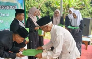 MAK 01 NU Luluskan 13 Siswa Angkatan Pertama