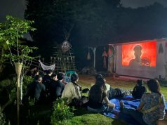 Halaman Rumah Jadi Bioskop: Malam yang Menghidupkan Film-Film Kampung di Soneyan