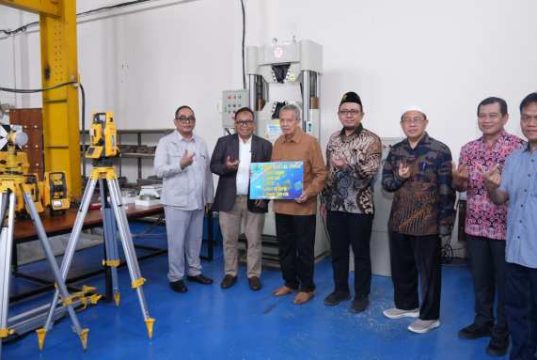 FT Unissula Terima Hibah Alat Lab dari YBWSA Senilai 1,7 Milyar