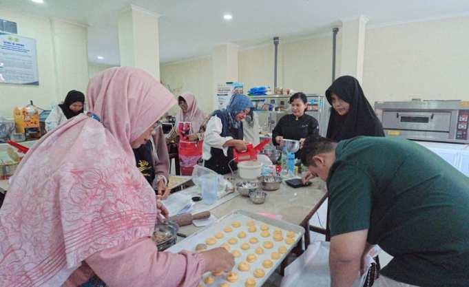 FTP USM Latih Masyarakat Kembangkan Produk Bakery Berbasis Bahan Lokal