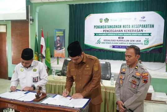 Bupati Tandatagani Nota Anti Kekerasan di Lingkungan Madrasah, Jepara Perkuat Perlindungan Anak