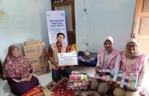 YBM PLN UP3 Kudus Bersama IZI Jateng Salurkan Bantuan Alat Usaha untuk Penyandang Disabilitas