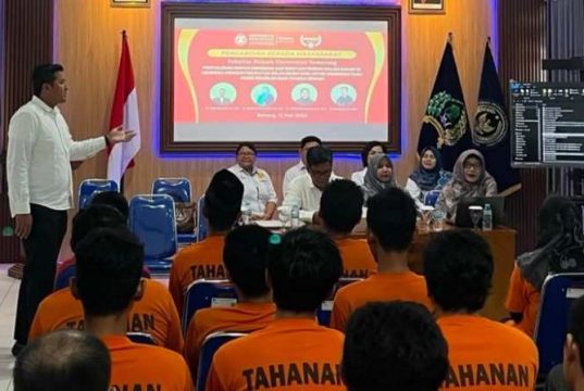 Tim PKM USM Beri Penyuluhan Hukum di LP Kelas IIB Batang