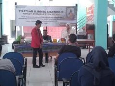 Tutup Pelatihan Meracik Tembakau, Peserta Diajak Racik Tembakau Varian dan Aroma