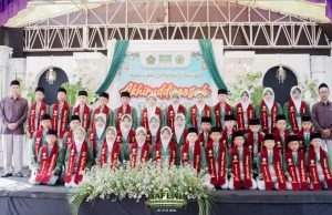 Haflah Akhiruddirosah MI Darul Ulum 01 Bandungharjo Luncurkan Program Fullday School dan Beasiswa Berprestasi 