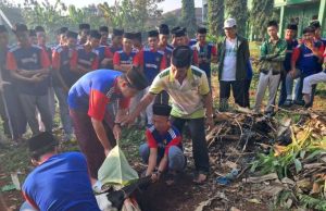 Siswa MA NU Nahdlatul Fata Petekeyan Dibekali Keterampilan Sembelih Hewan Qurban