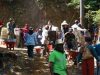Hari Libur, Semangat Satgas TMMD-Warga Makin Meningkat dalam Pengecoran Jalan Rabat Beton