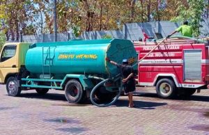 Panik, Kobaran Api Pembakaran Lahan Mengarah ke Pompa Bensin