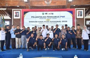 Pelantikan Ketua PWI Kebumen, Bupati Minta Pers Berimbang dan Akurat