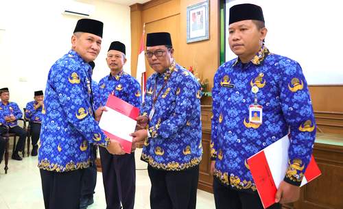 Dicopot dari Jabatan Camat, Dimutasi Jadi Sekretaris Badan