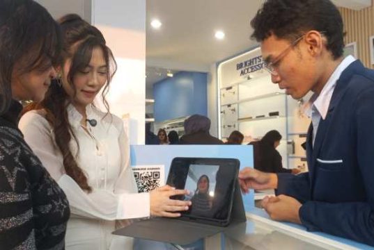 Optik Brightstone di Semarang Hadirkan Biometrik AI, Rekomendasikan Kacamata Sesuai Karakter Wajah