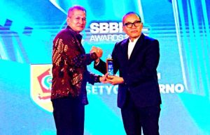 Meraih Penghargaan Outstanding Progressive Regional Development Leader