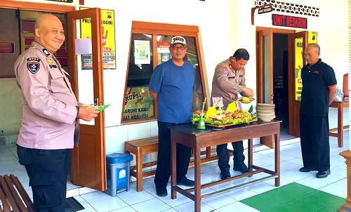 Anjangsana Menyampaikan Ucapan Selamat Hari Bhayangkara