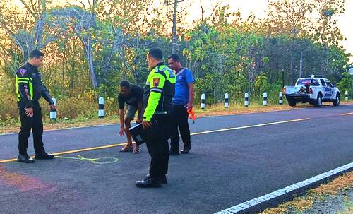 Dua Luka, Tabrakan Adu Banteng Sepeda Motor dengan Truk