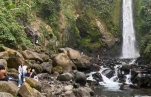 Jadi Destinasi Favorit, Pengunjung Wisata Curug Genting Batang Sehari 100 Orang