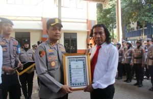 Ternyata Pria Gondrong ini Anggota Polres Kudus yang Berprestasi