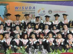 PKBM PROSPEK Hadirkan “Wisuda Peduli” di Pasar Induk Wonosobo