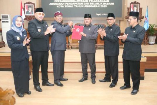 Wali Kota Tegal Sampaikan Jawaban Pandangan Umum Fraksi DPRD