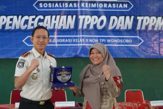 Kanim Wonosobo Sosialisasikan Pencegahan TPPO/ TPPM dan Pengenalan Poltekimipas pada Siswa SMA