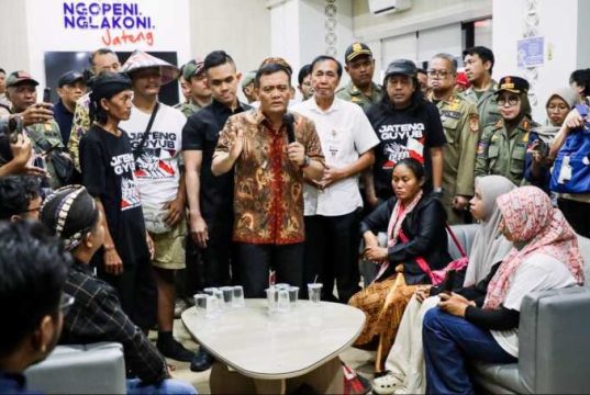 Tampung Aspirasi Jateng Guyub, Gubernur Jateng Bantu 56 Truk untuk Petani Tebu