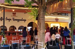 Meneguk Inspirasi di Koffie Senja Krangganharjo: Kala Senja, Racikan Kopi, dan Sajian Otentik Menyatu dalam Bentang Sawah