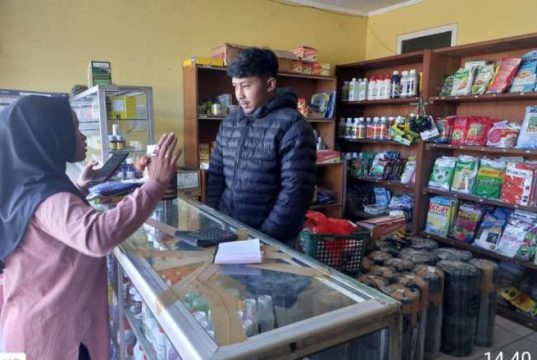 Stok Pupuk Subsidi Terjamin, Pemilik Kios’: Tebusnya Sangat Mudah