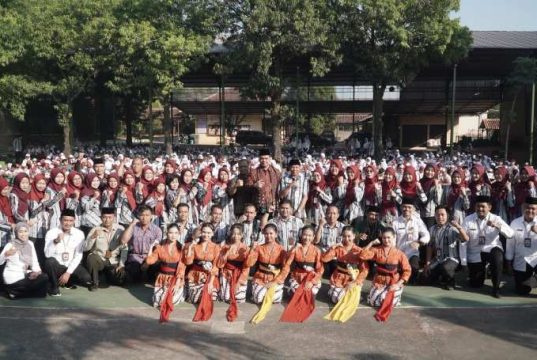 Bupati Buka MPLS di Mlonggo, Witiarso Utomo Ungkapkan Sederet Investasi SDM Jalur Pendidikan di Jepara