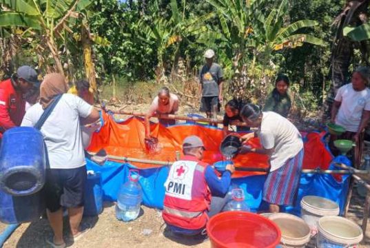PMI Grobogan Tancap Gas Atasi Kekeringan, Distribusi Air Bersih Jangkau 19 Desa di Delapan Kecamatan