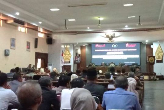 Rapat Paripurna ke 15 DPRD Grobogan: Bupati Setyo Hadi Ajukan Raperda Penyertaan Modal BUMD 2027, Rp2,6 Miliar Disiapkan untuk Dongkrak Pelayanan dan Ekonomi Grobogan