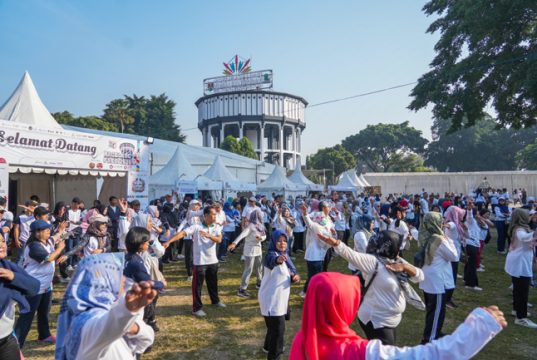 Ratusan Warga Meriahkan Senam Hari Koperasi Nasional Ke -79 di Alun-alun Magelang