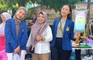 Pedagang Arum Manis di CFD Berharap Retribusi tidak Terlalu Mahal
