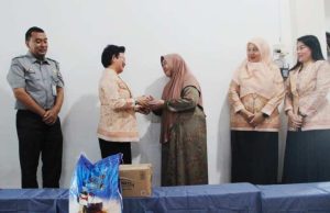 Kanwil Kemenkum Jateng Bersama DWP Berbagi untuk Santri dan Keluarga Pegawai