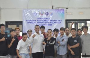 FEB Unisnu Jepara dan LKP Evolution Cetak Calon Wirausaha Baru Lewat Pelatihan Sablon