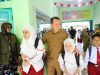 Bupati Kudus Antar Puterinya di Hari Pertama Masuk Sekolah