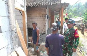 Lima Rumah Warga Desa Watuduwur Direhab melalui Program TMMD Reguler Ke-129 Kodim Purworejo