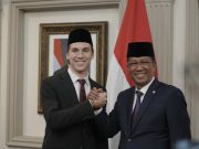 Menteri Hukum Supratman Andi Agtas Ambil Sumpah WNI asal Hawai USA, Luke Anthony Vickery