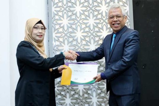 Penanganan Kawasan Pesisir Bersejarah dengan MMSK, Hj Ida Rahayu Raih Gelar Doktor