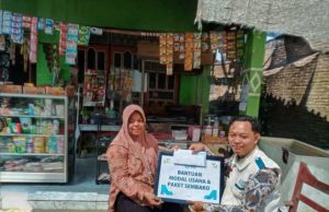 Kepedulian PLN, YBM UIK Tanjung Jati B Salurkan Bantuan Usaha dan Sembako untuk Bu Ifa