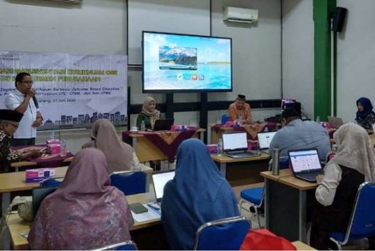 Prodi D3 Manajemen Perusahaan USM Gelar Evaluasi Implementasi Kurikulum OBE