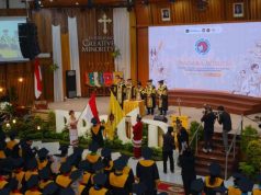 UKSW Kukuhkan 649 Lulusan, Wisuda Periode III Tampilkan Capaian Mahasiswa Berprestasi