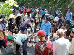 Warga Watuduwur Gotong Royong Sukseskan TMMD Ke-129
